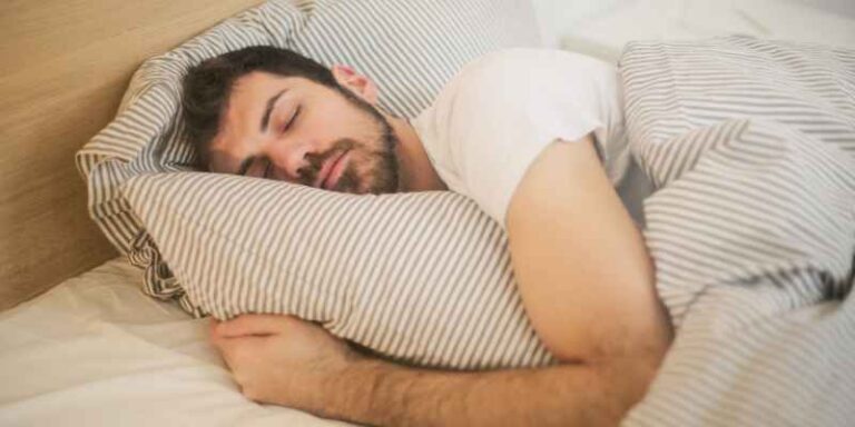 EEG Beyond the Lab: 5 Applications Where Portability Matters - BrainAccess 3. Sleep research