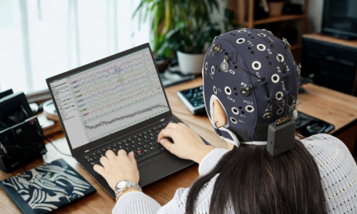 Why BrainAccess? - BrainAccess Martina MINI Homeoffice